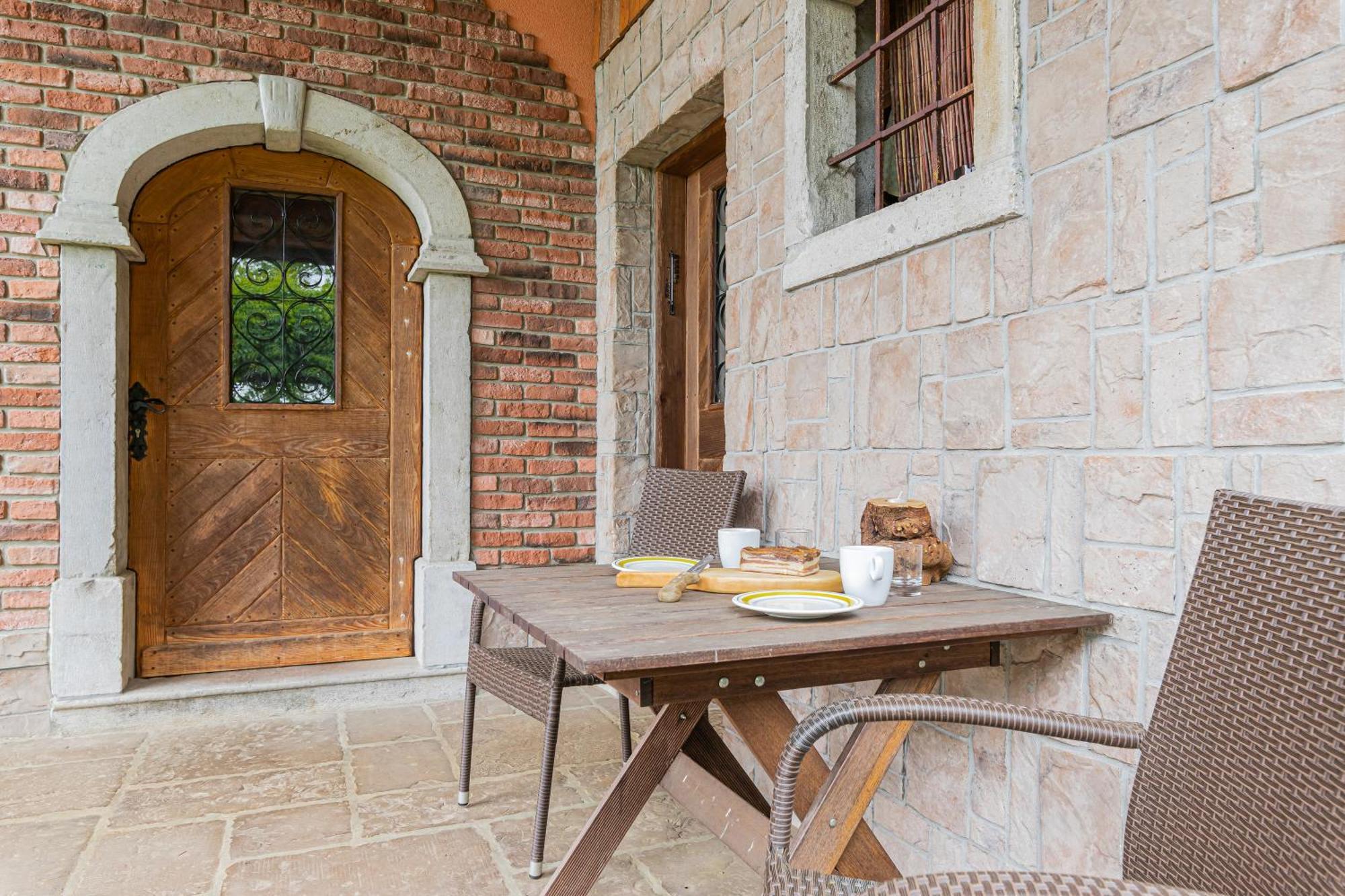 House Na Meji With Sauna - Happy Rentals พิฟกา ภายนอก รูปภาพ