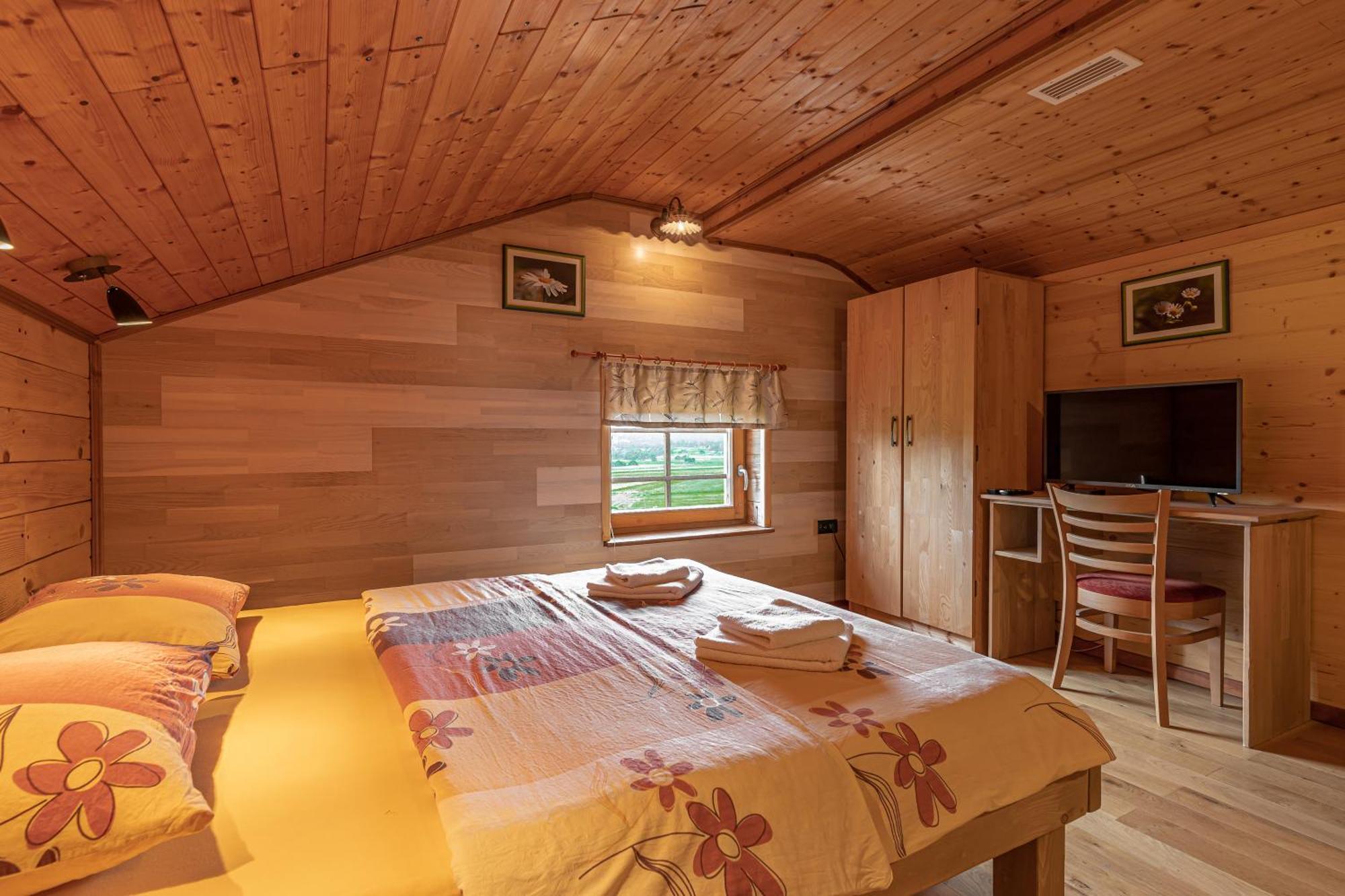 House Na Meji With Sauna - Happy Rentals พิฟกา ภายนอก รูปภาพ
