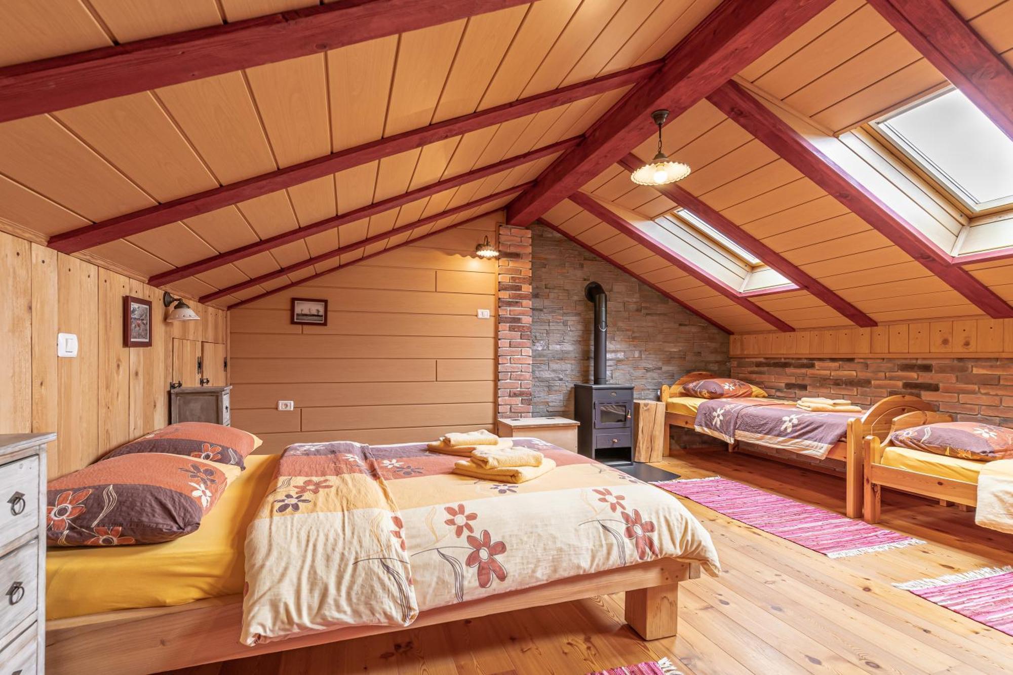 House Na Meji With Sauna - Happy Rentals พิฟกา ภายนอก รูปภาพ